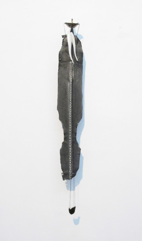 4. Appât 2008 Peau de raie cuillère en argent appât en silicone fil de coton plomb et cheveux 90x40x15cm